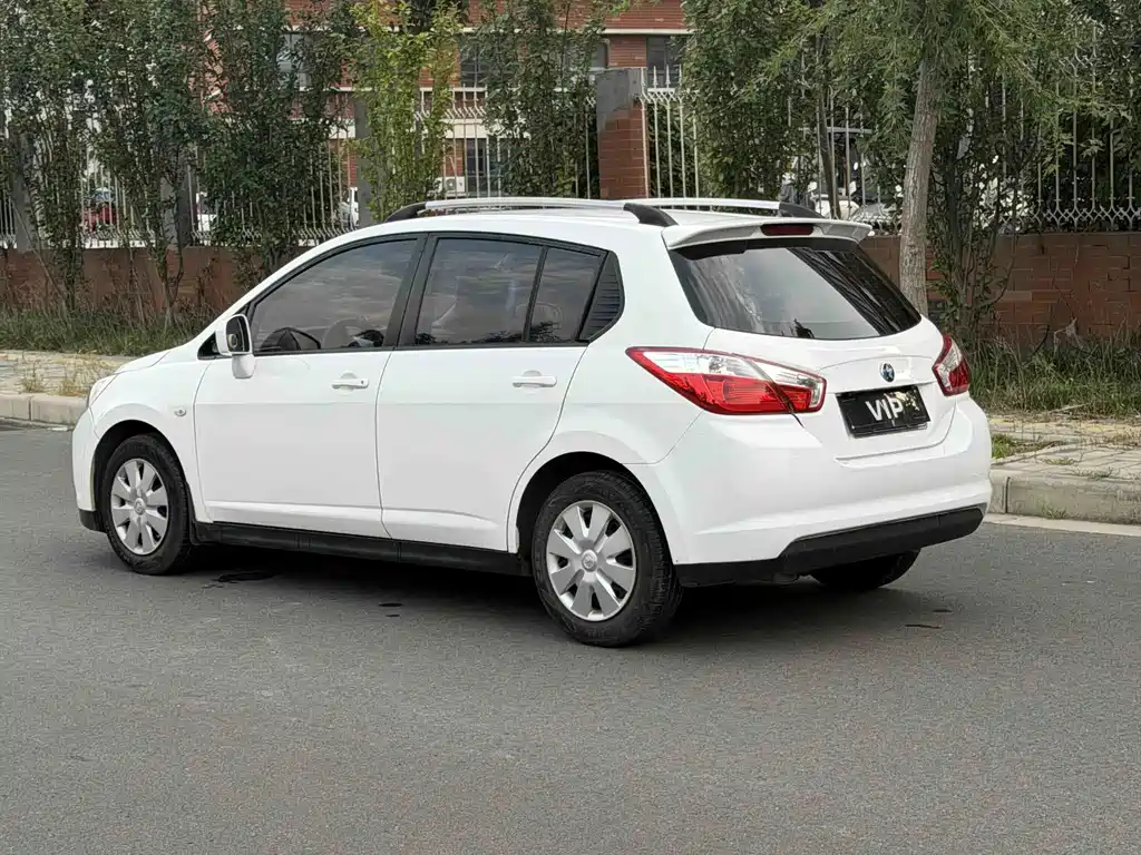 Venucia R50 — миниатюра 6