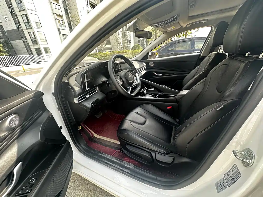 Hyundai Elantra — миниатюра 4