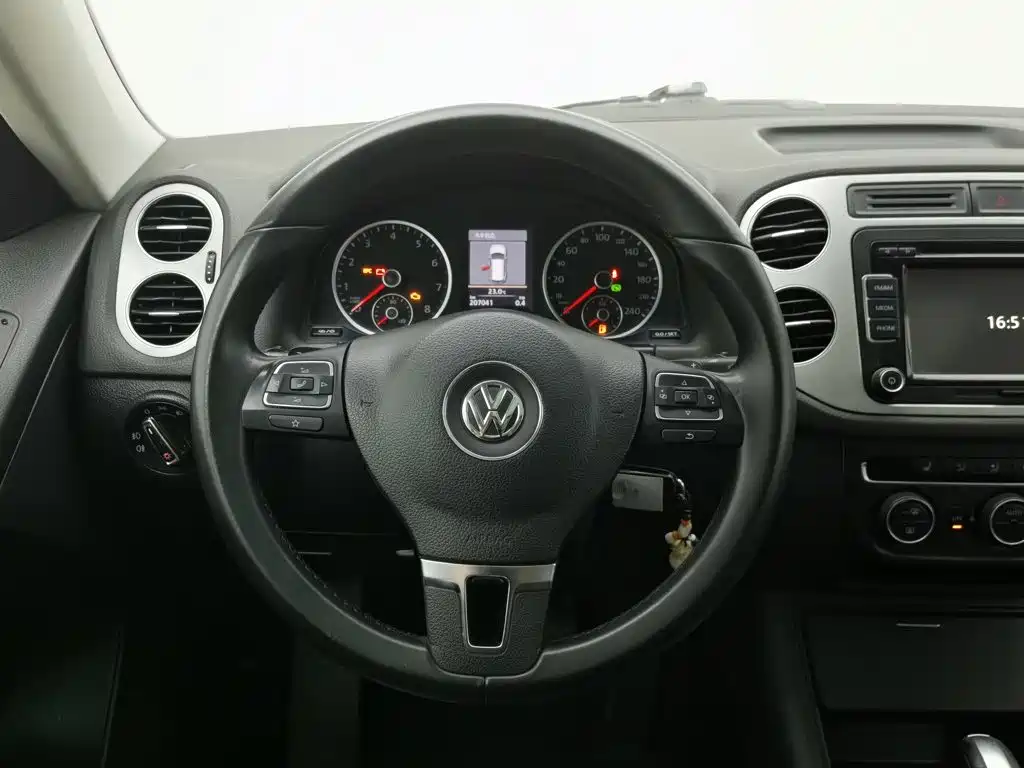 Volkswagen Tiguan — миниатюра 11