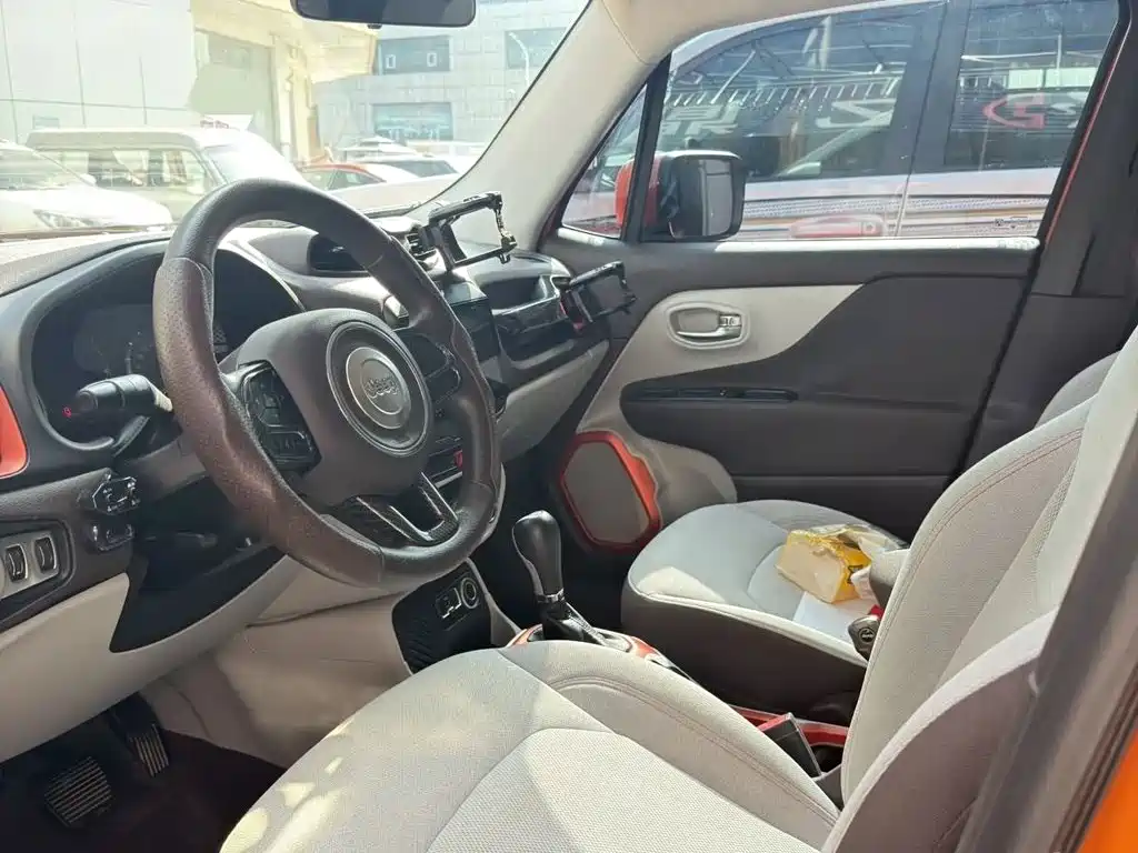 Jeep Renegade — миниатюра 4