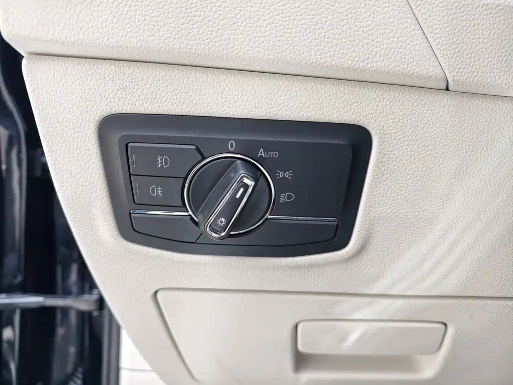 Volkswagen Phideon — миниатюра 13