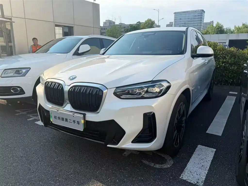 BMW iX3
