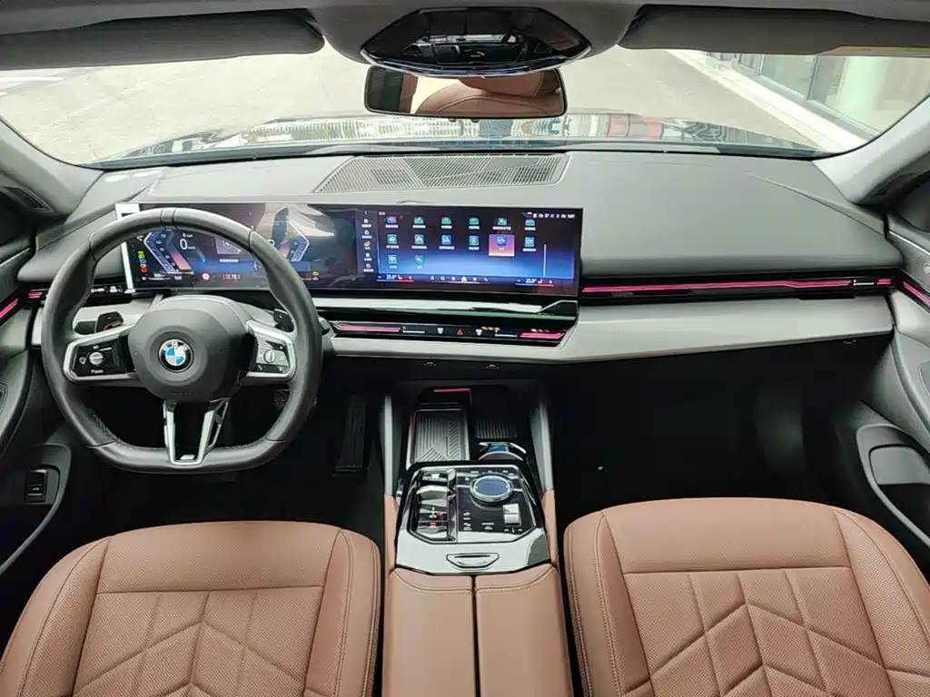 BMW 5 Series — миниатюра 10