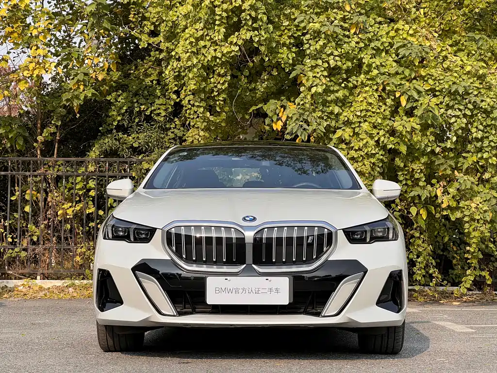 BMW I5