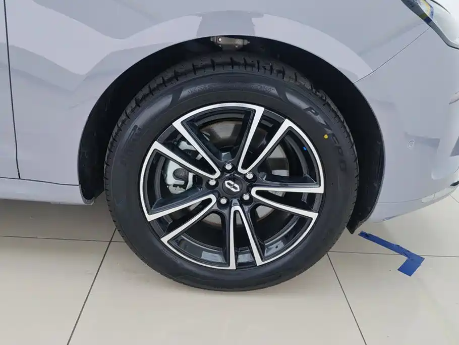 AITO Wenjie AITO M5 — миниатюра 6