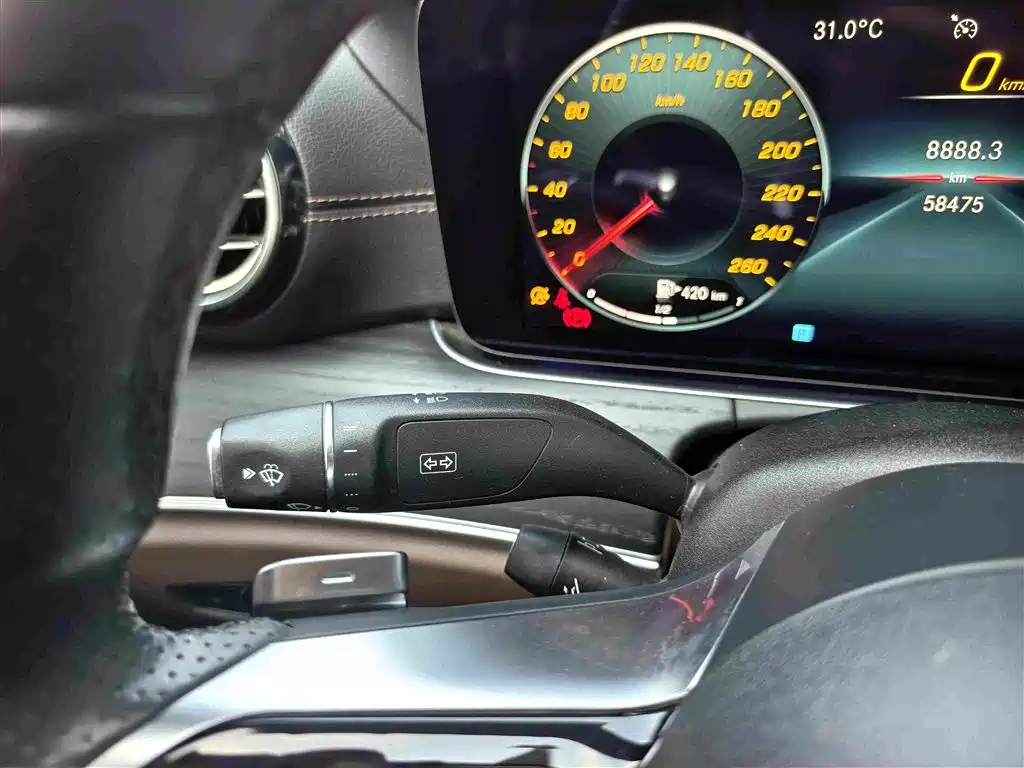 Mercedes-Benz E-Class — миниатюра 9