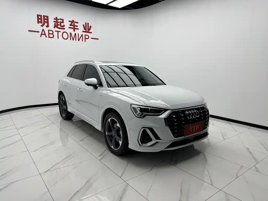Audi Q3 2023 35 TFSI Fashion (1.4T)