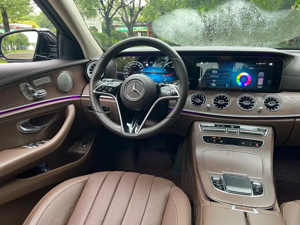Mercedes-Benz E-Class — миниатюра 15