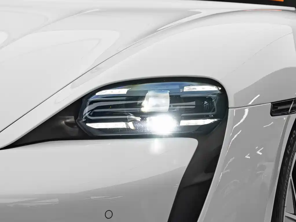Porsche Taycan — миниатюра 9