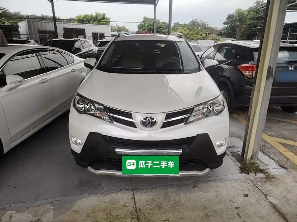 Toyota RAV4 — миниатюра 3