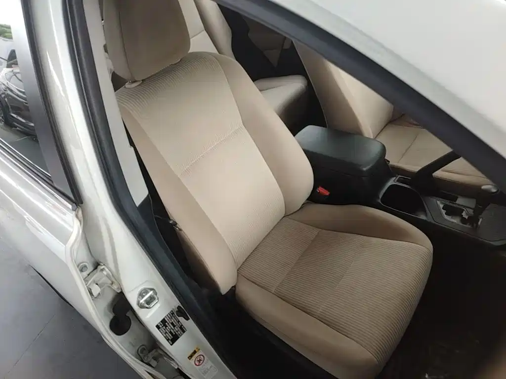 Toyota RAV4 — миниатюра 25