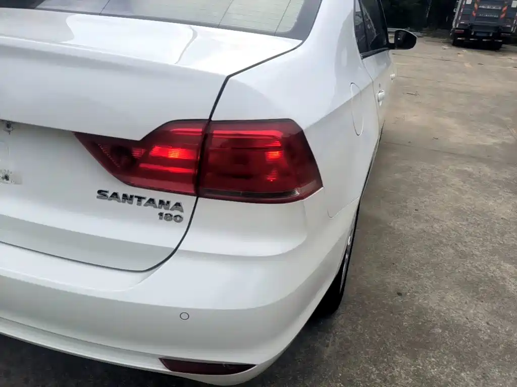 Volkswagen Santana — миниатюра 8