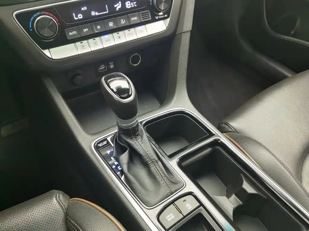 Hyundai Sonata — миниатюра 13