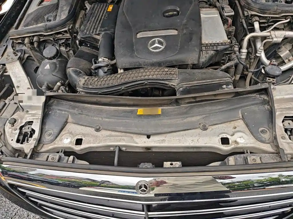 Mercedes-Benz E-Class — миниатюра 11
