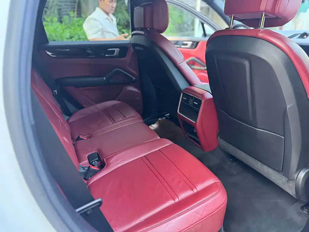 Porsche Cayenne — миниатюра 3