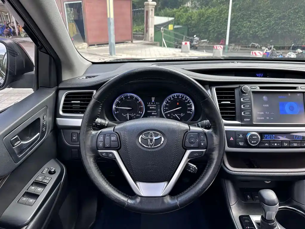 Toyota Highlander — миниатюра 13