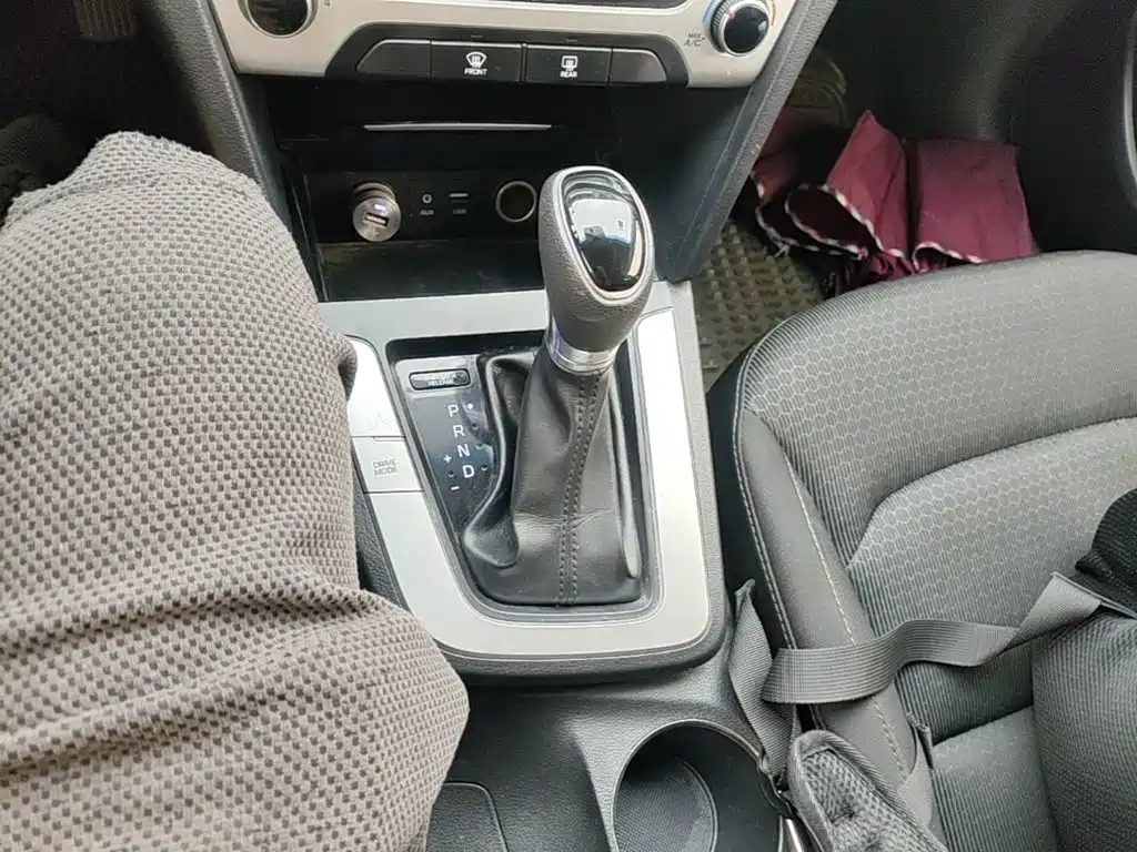 Hyundai Elantra — миниатюра 14