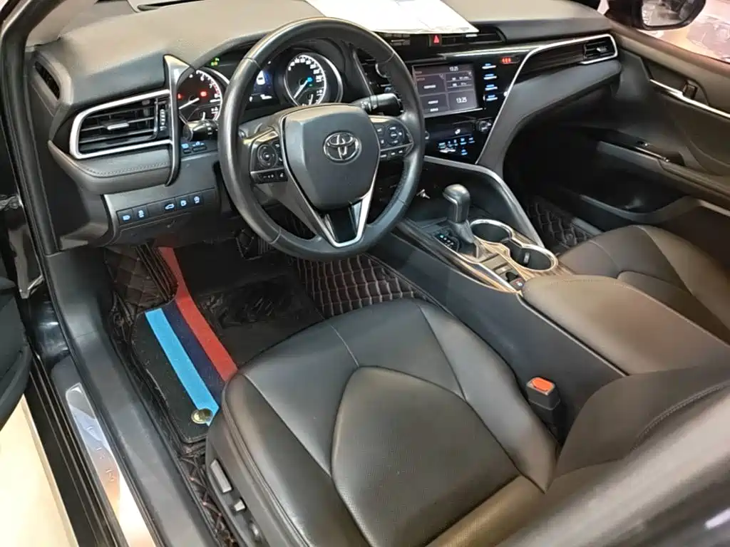 Toyota Camry — миниатюра 10