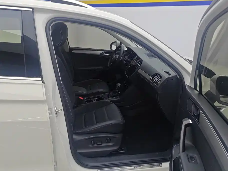 Volkswagen Tiguan L — миниатюра 8