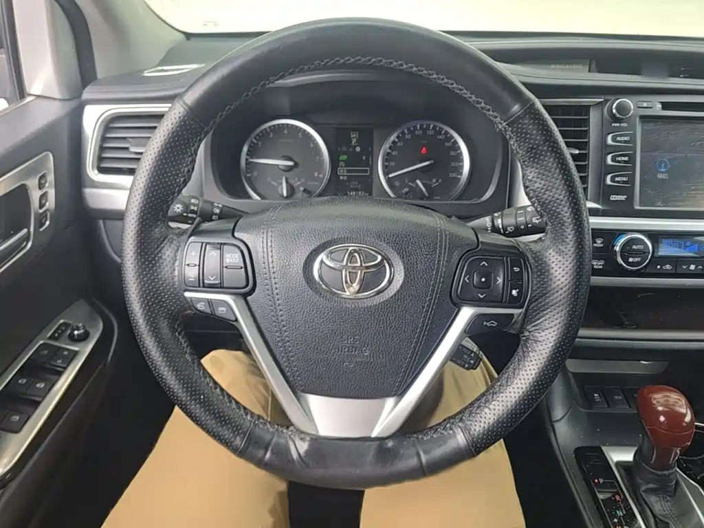 Toyota Highlander — миниатюра 3