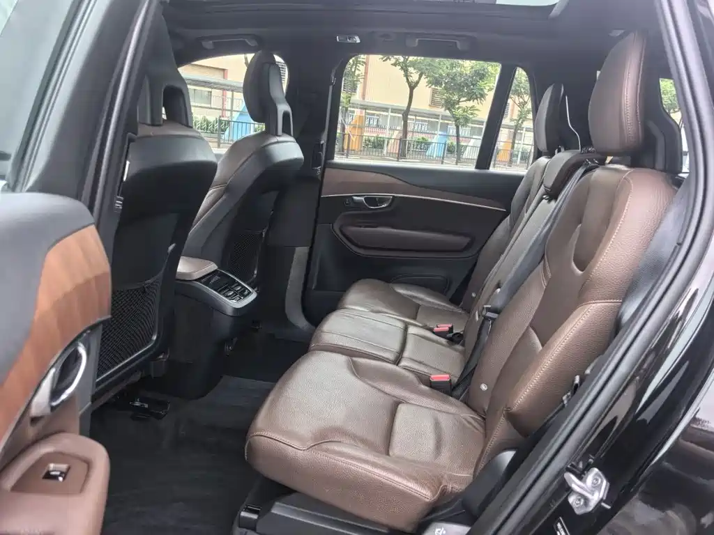 Volvo XC90 — миниатюра 6