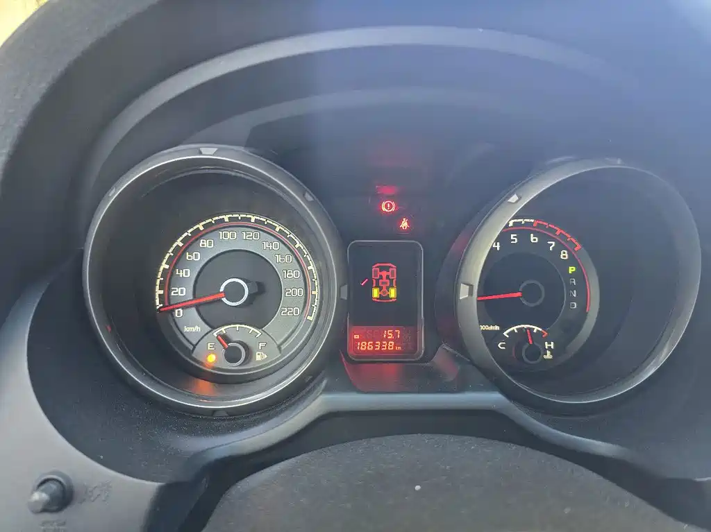 Mitsubishi Pajero (Import) — миниатюра 10