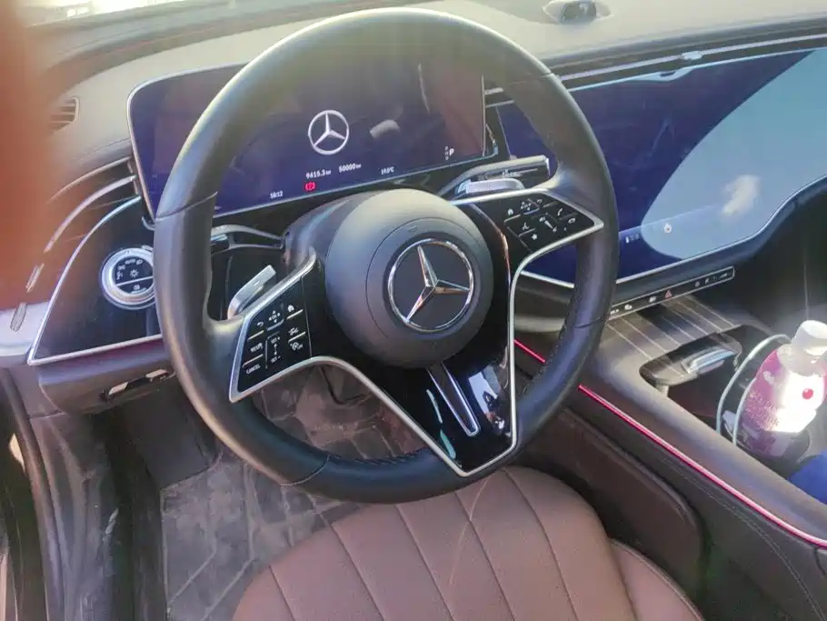Mercedes-Benz E-Class — миниатюра 14