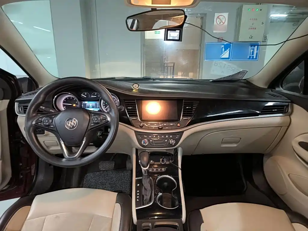 Buick Verano — миниатюра 10