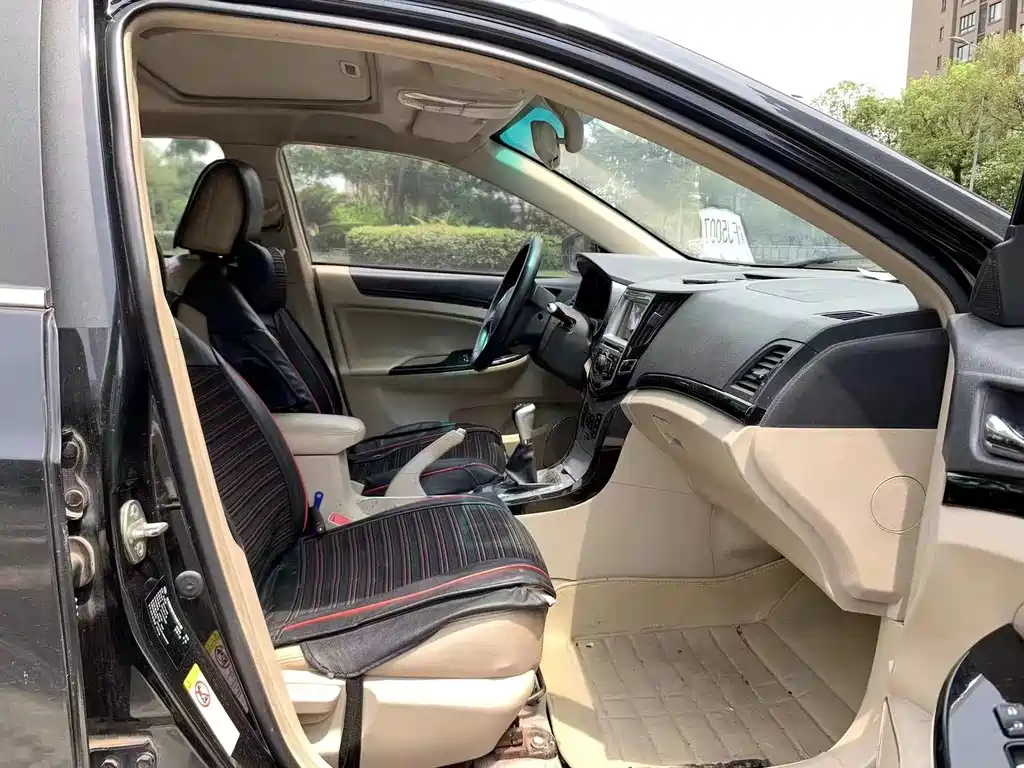 BYD Surui 2012 1.5L MT Luxury