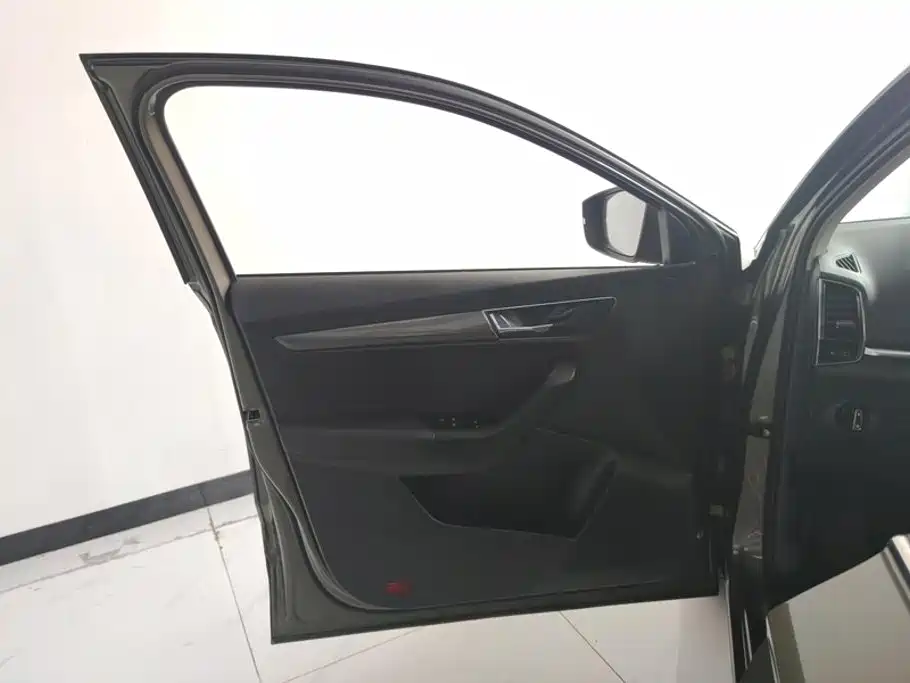 Skoda Karoq — миниатюра 7