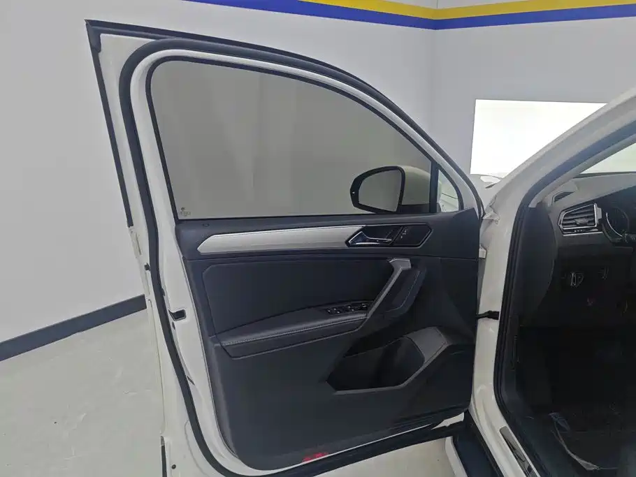 Volkswagen Tiguan L — миниатюра 7