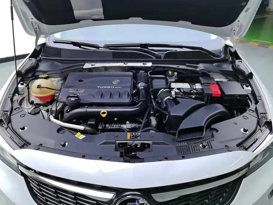 Buick Verano — миниатюра 10