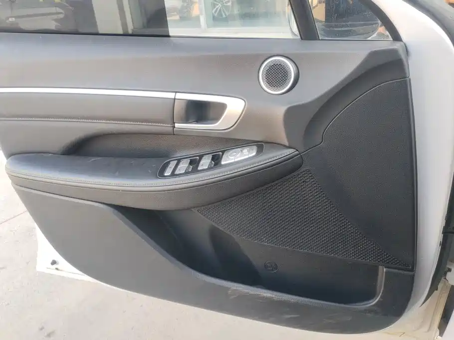 Hyundai Sonata — миниатюра 7