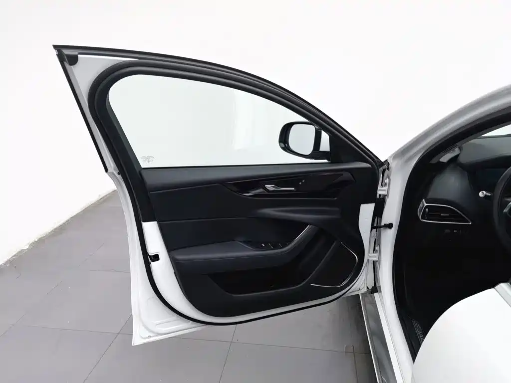 Jaguar XEL — миниатюра 8