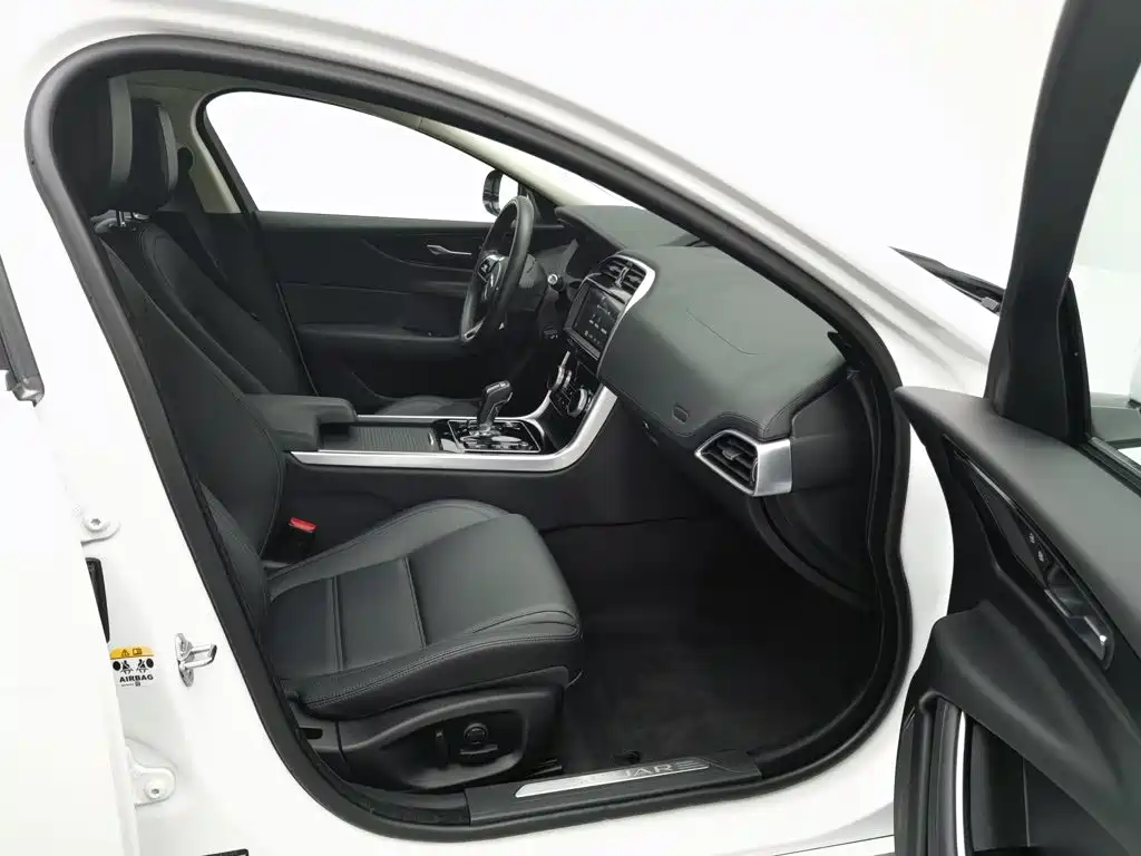 Jaguar XEL — миниатюра 23