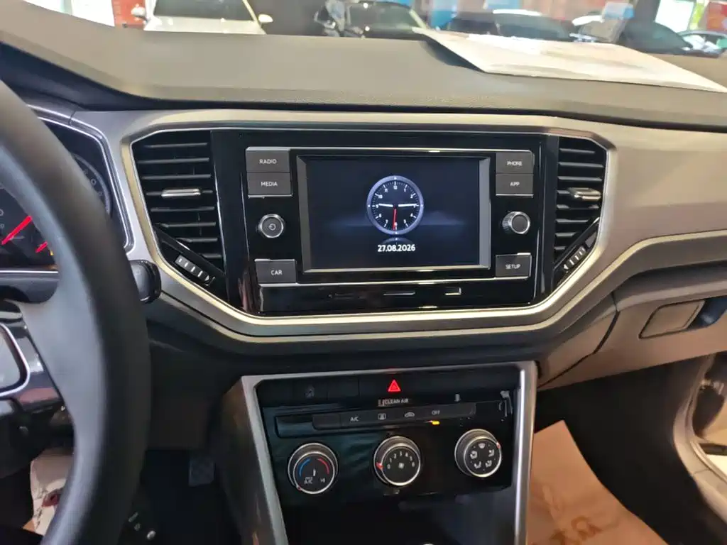Volkswagen T-Roc — миниатюра 13