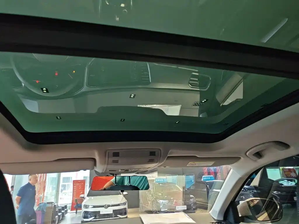 Volkswagen T-Roc — миниатюра 18