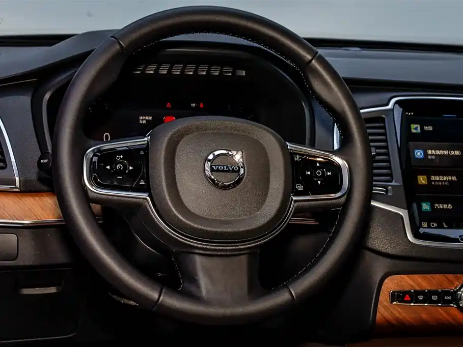 Volvo XC90 2024 B5 Luxury 5 мест