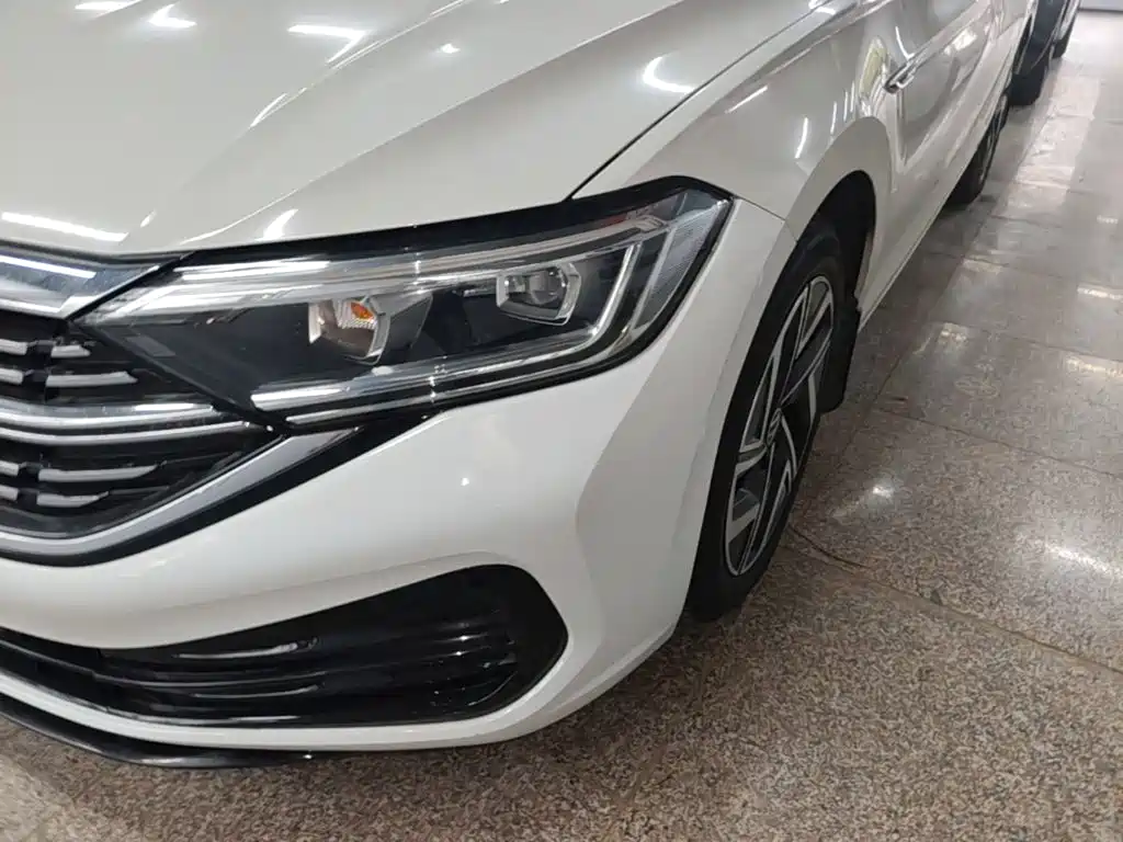Volkswagen Sagitar — миниатюра 24