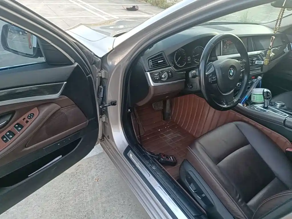 BMW 5 Series — миниатюра 16