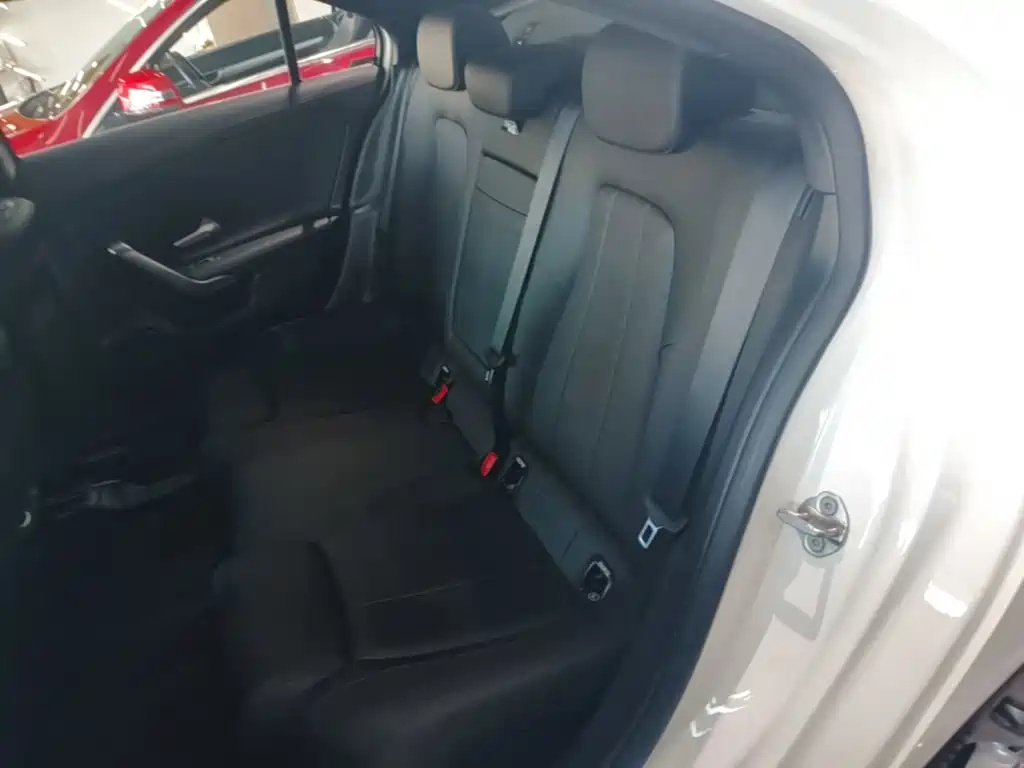 Mercedes-Benz A-Class — миниатюра 17