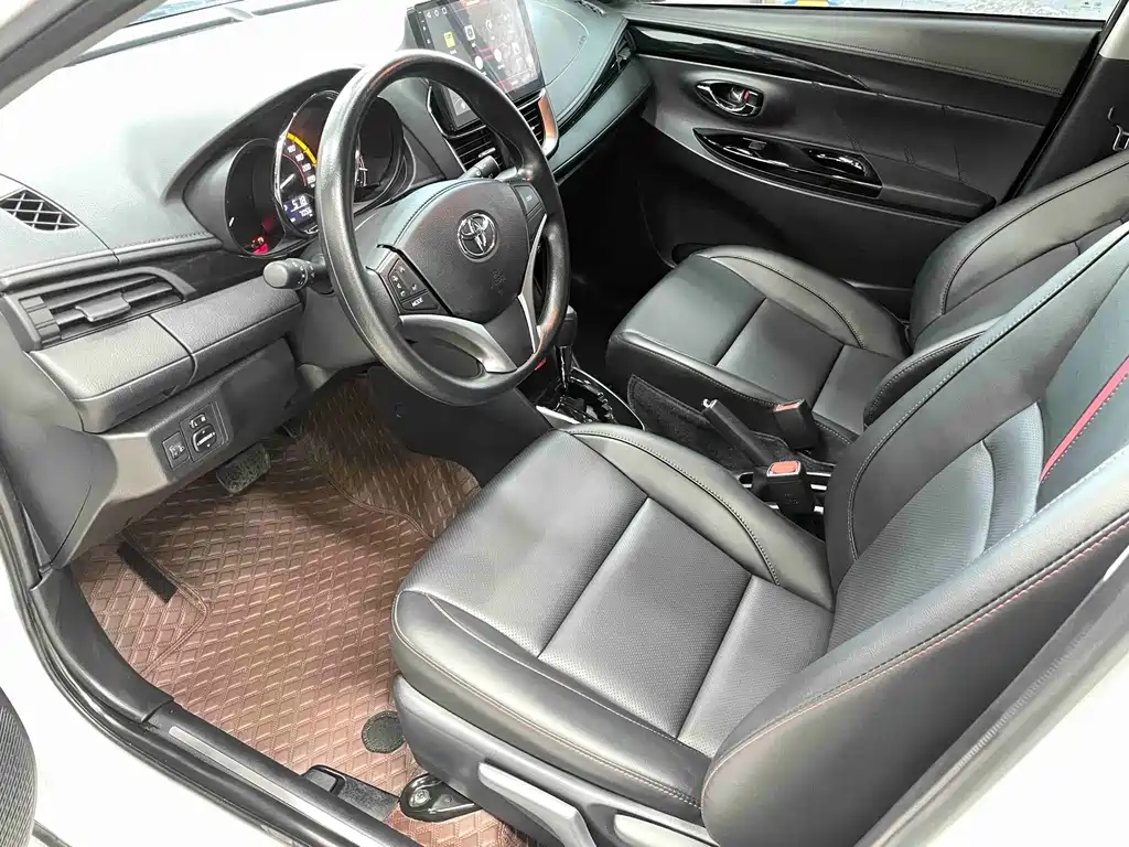 Toyota Yaris L — миниатюра 5