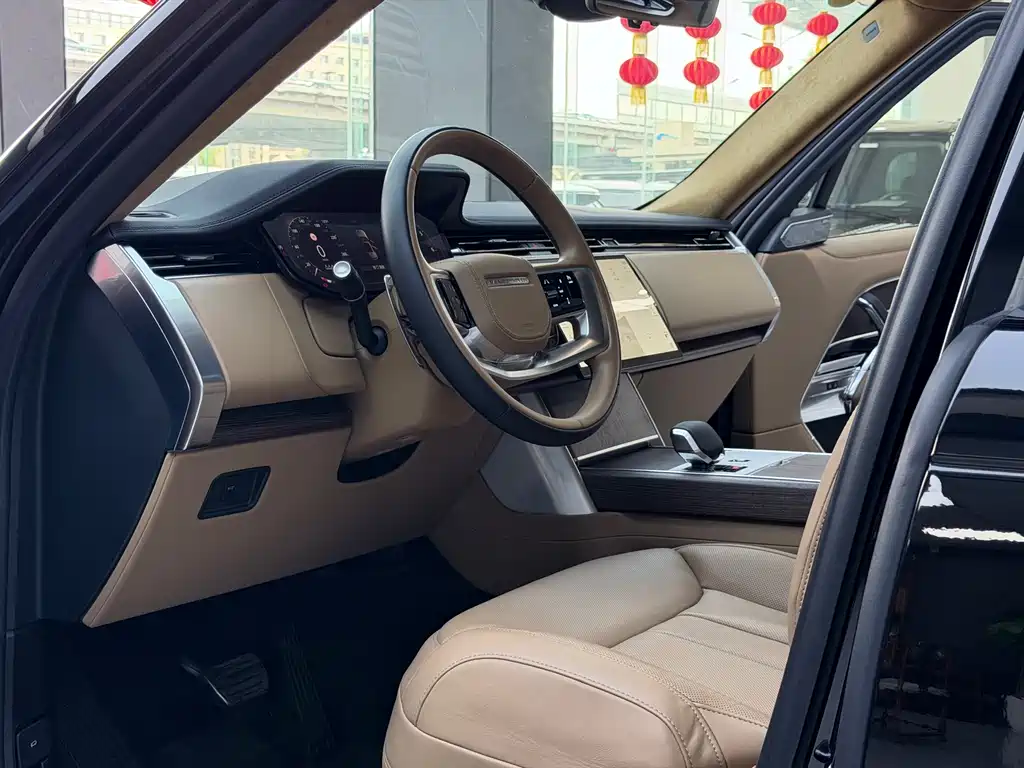 Land Rover Range Rover 2024 3.0 L6 400PS Long Wheelbase