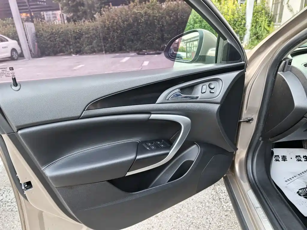 Buick Regal — миниатюра 10