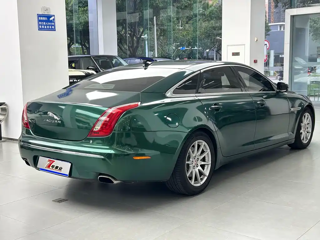 Jaguar XJ — миниатюра 15