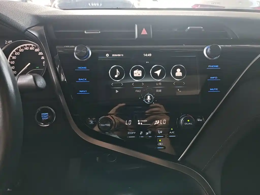 Toyota Camry — миниатюра 13