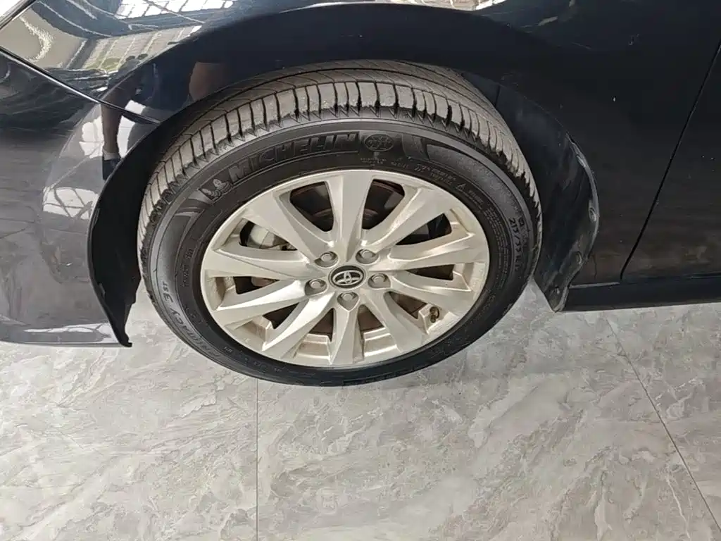 Toyota Camry — миниатюра 23