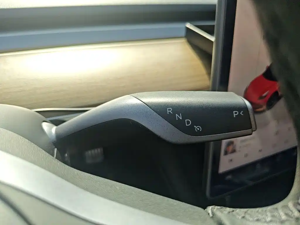 Tesla Model 3 — миниатюра 14