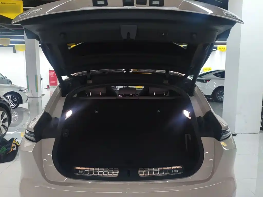 NIO ET5T — миниатюра 19