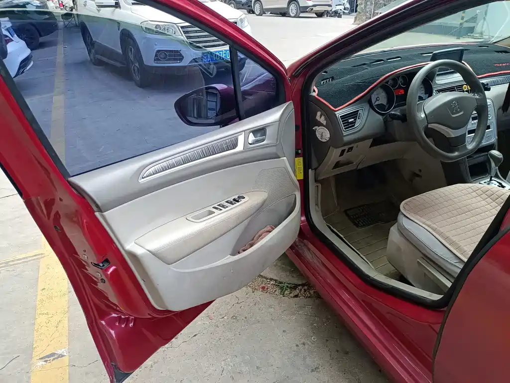Peugeot 308 — миниатюра 6